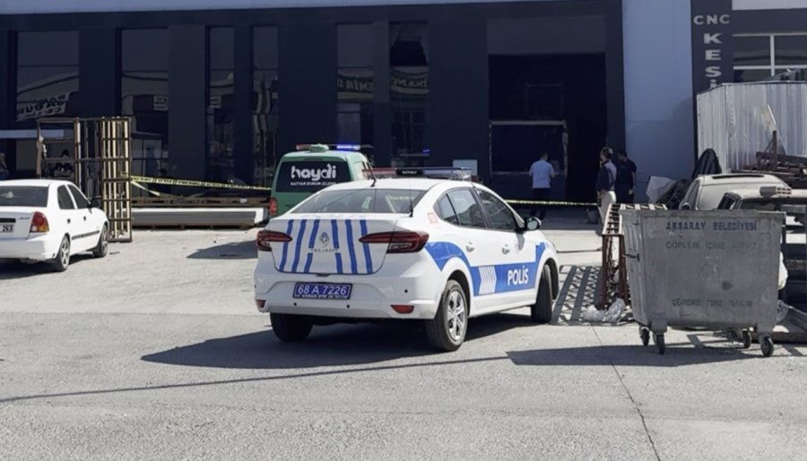 Parasını Alamayan İki Kardeş Kurşun Yağdırdı: 2 Yaralı