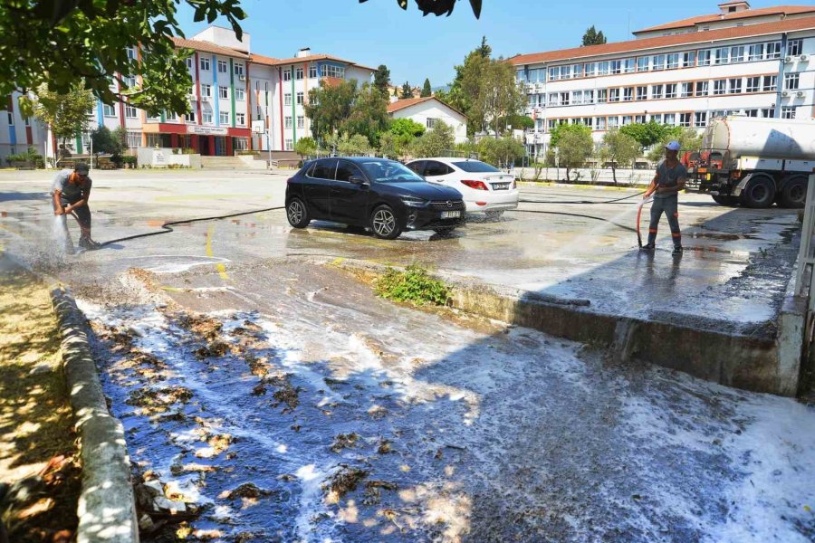 Alanya Belediyesi’nden Okullarda Kapsamlı Temizlik Seferberliği