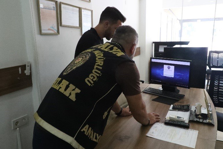 Antalya’da Son 2 Haftada Yarım Milyondan Fazla Kişi Sorgulandı, 392 Şüpheli Tutuklandı