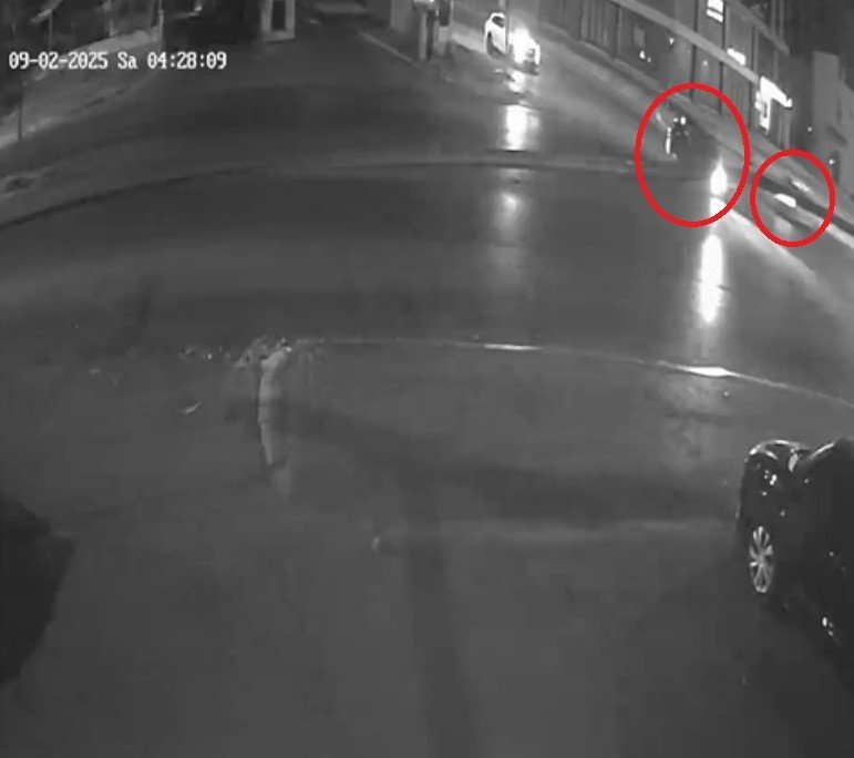 Kavşağa Çıkan Otomobili Adeta Biçti, Sürücü Araçtan Fırladı: 3 Yaralı