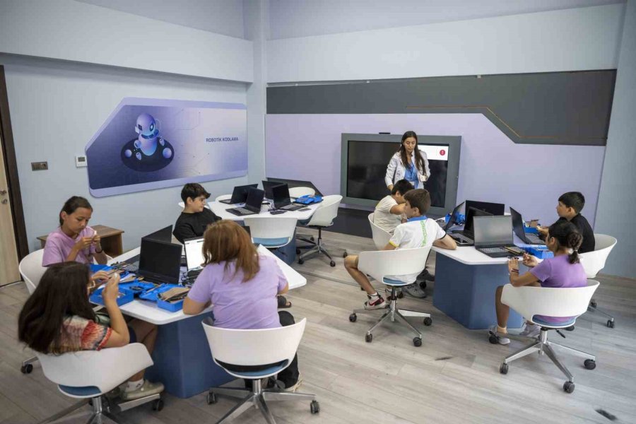 Mersin’de 5 Bin 547 Öğrenci Yaz Tatilini Bilimle Geçirdi