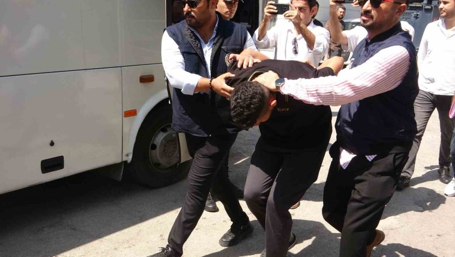 Mersin’de 16 Yaşındaki Hiranur’un Ölümüne Neden Olan 3 Zanlı Adliyeye Sevk Edildi