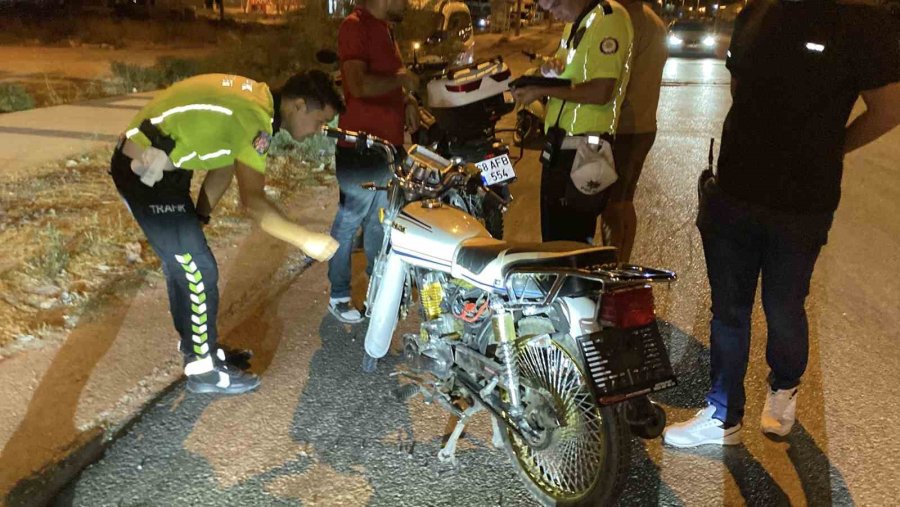 Kazaya Karışan Plakasız Motosiklet Trafikten Men Edildi