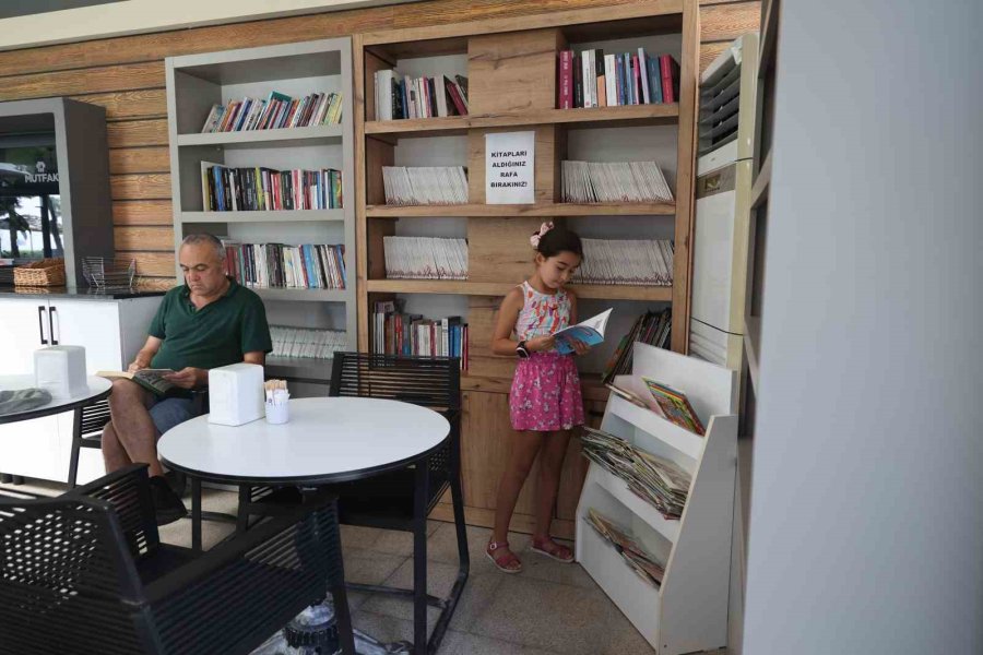 Barbaros Çay Bahçesi Kütüphanesi Açıldı