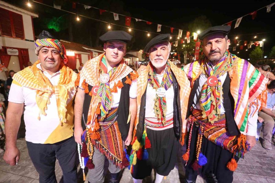 Kepez Kültür Festivali’nde Yörük Ateşi Yandı