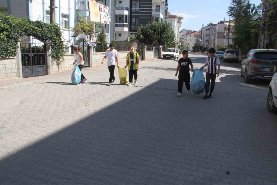 Çevreci Çocuklardan Örnek Davranış