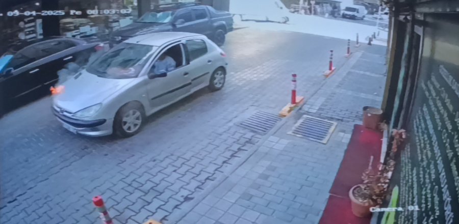 Antalya’da Seyir Halindeki Otomobilin Yandı