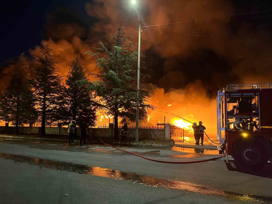Niğde’de Fabrika Yangını