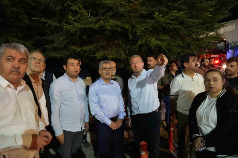 Niğde’deki Fabrika Yangınını Söndürme Çalışmaları Sürüyor