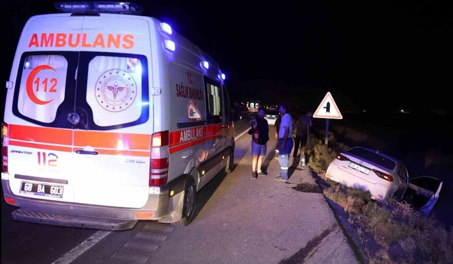 Aksaray’da Otomobil, Hafif Ticari Araca Çarptı: 4 Yaralı