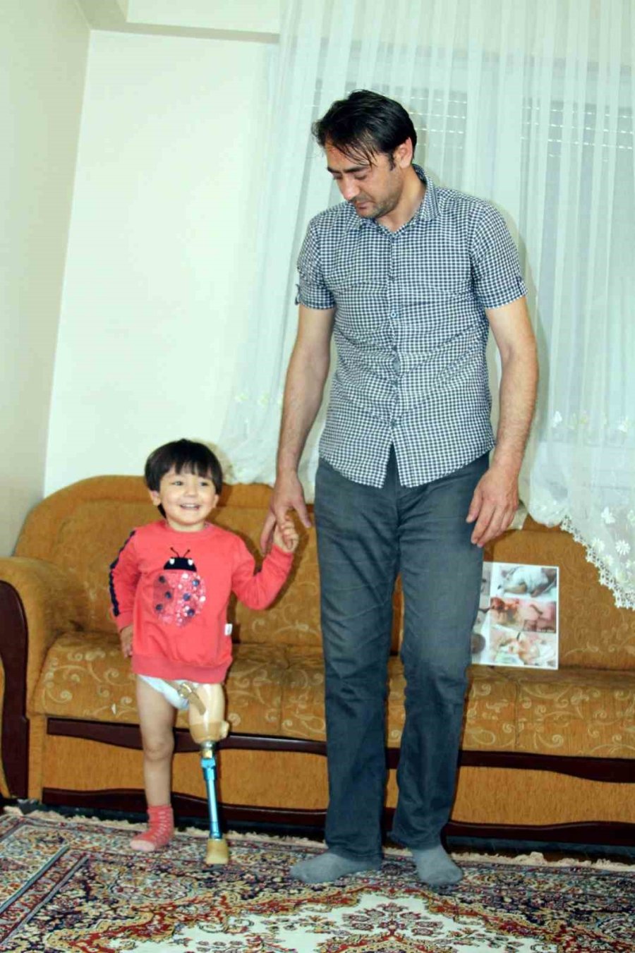 Protez Bacağı Dar Gelen Özge İçin Türkiye Ayağa Kalktı