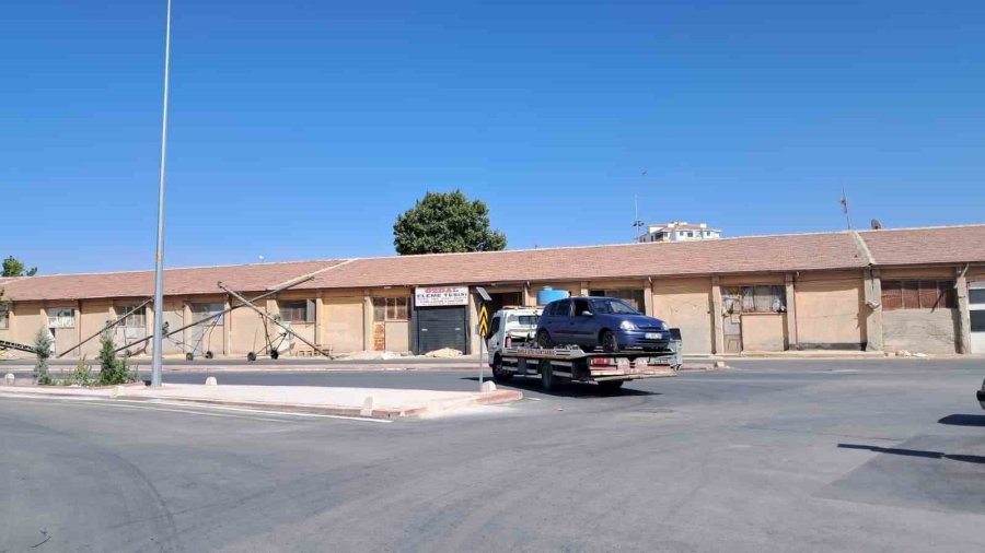 Karaman’da Kaza Yapan Sürücü Aracı Bırakıp Gitti