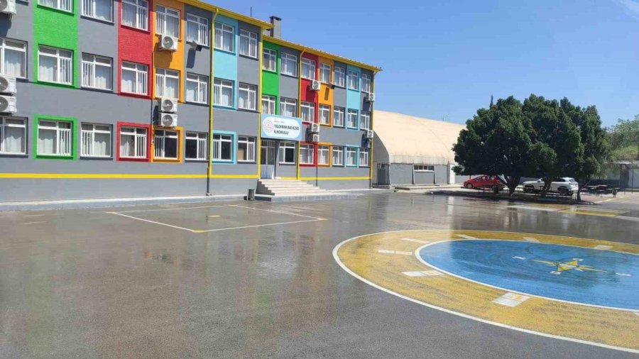 Kepez Belediyesi’nden Okullara Bakım, Onarım Ve Temizlik Desteği