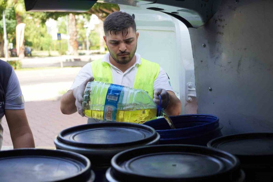 Konyaaltı’nda Atık Yağlar Geri Dönüştürülüyor