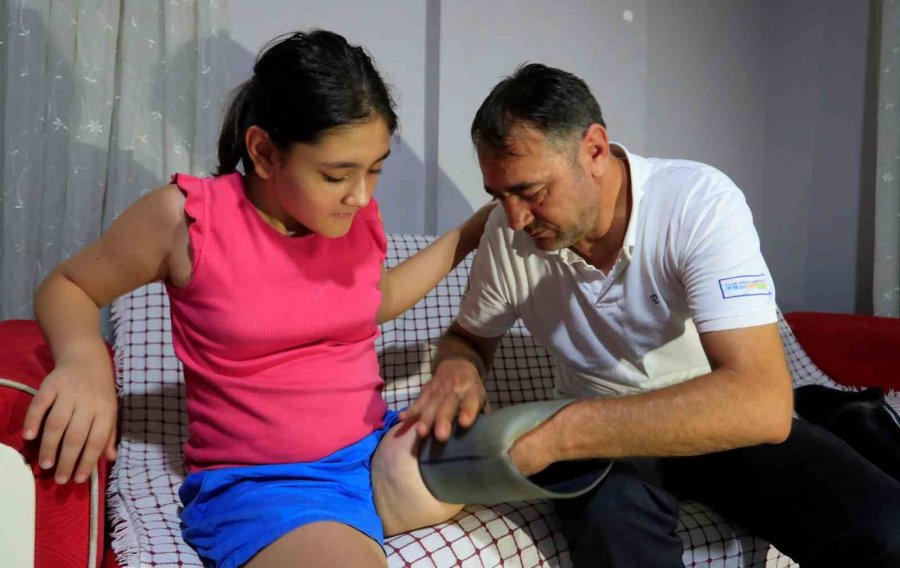 Protez Bacağı Dar Gelen Özge İçin Türkiye Ayağa Kalktı