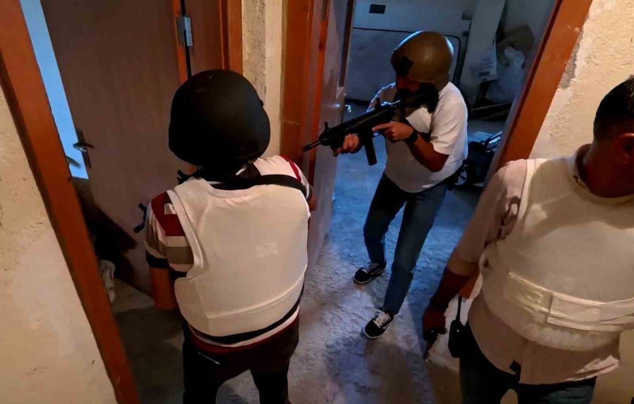 Eli Tüfekli Şahıs Film Sahnelerini Aratmayan Operasyonla Böyle Yakalandı