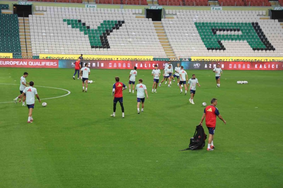 İspanya, Türkiye Maçının Hazırlıklarını Tamamladı