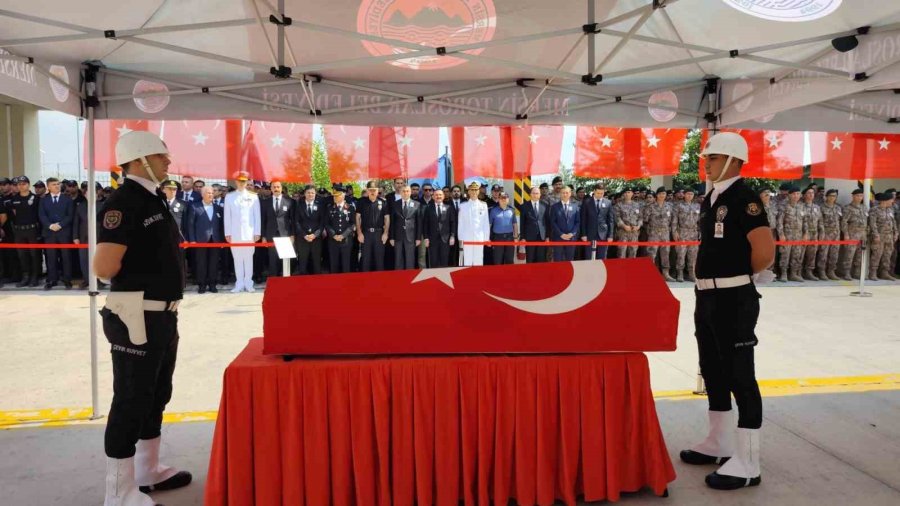 Silah Kazası Sonucu Şehit Olan Özel Harekat Polisi Memleketine Uğurlandı