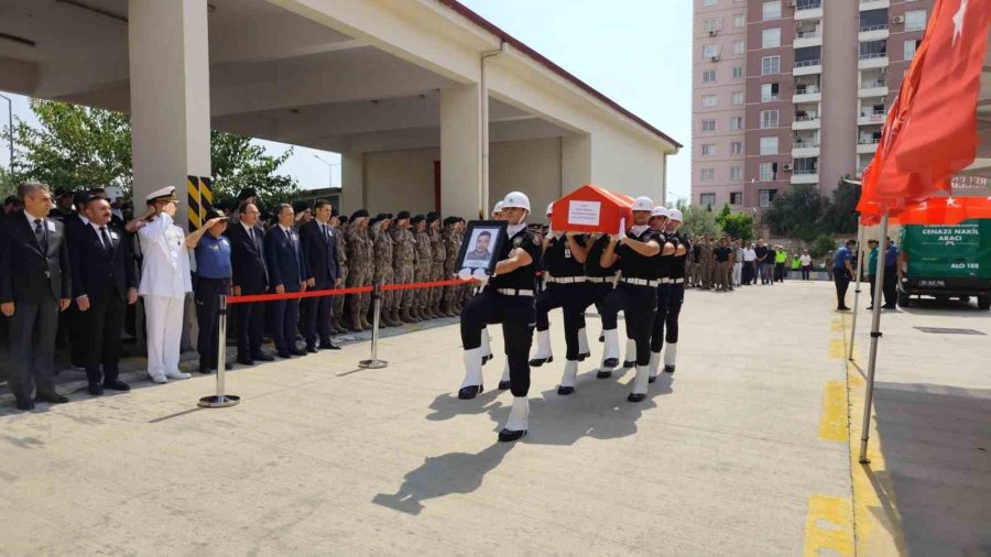 Silah Kazası Sonucu Şehit Olan Özel Harekat Polisi Memleketine Uğurlandı
