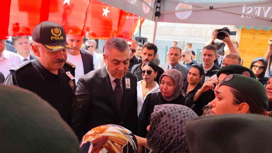 Silah Kazası Sonucu Şehit Olan Özel Harekat Polisi Memleketine Uğurlandı