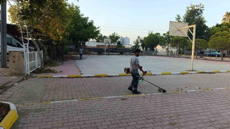 Büyükşehir Ekipleri Okulları Yeni Eğitim Dönemine Hazırlıyor