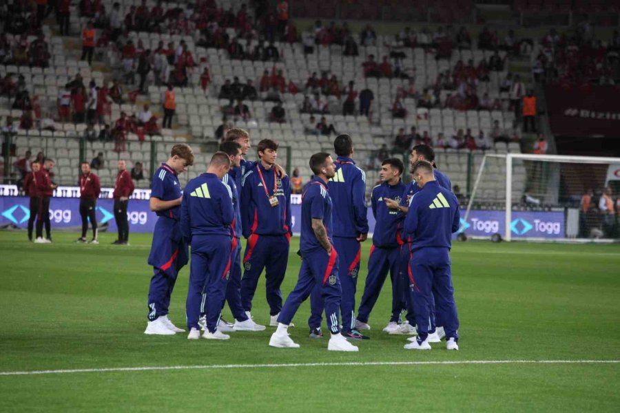 2026 Fıfa Dünya Kupası Avrupa Elemeleri: Türkiye: 0 - İspanya: 1 (maç Devam Ediyor)