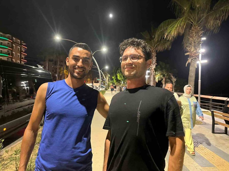 Alanya’da Sahilde Kaybolan Çocuk, Patenci Rus Kadın Sayesinde Bulundu