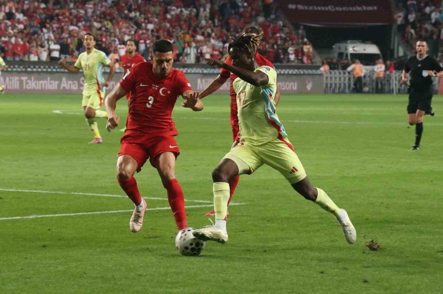 A Milli Futbol Takımı, Elemelerdeki İlk Yenilgisini Aldı