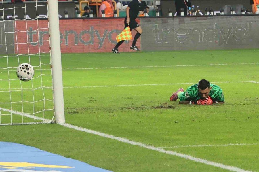 Türkiye, 4 Yıl Sonra Elemelerde 6 Gol Yedi