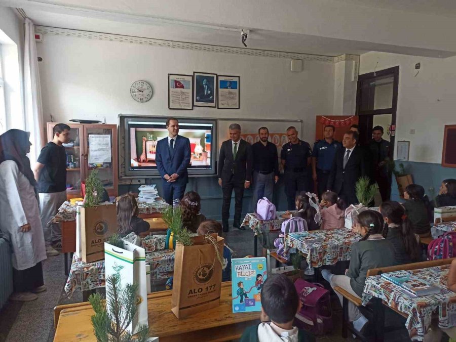 Derebucak’ta İlk Ders Zili Çaldı