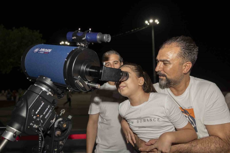 Mersinliler ’tam Ay Tutulması’nı İlgiyle İzledi