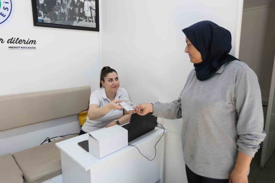 Kepez’in Mobil Sağlık Merkezi’nden Dokumapark’ta Kanser Taraması