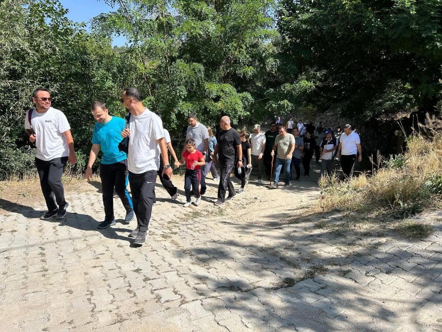 Niğde’de Halk Sağlığı Haftası Etkinlikleri Kapsamında Doğa Yürüyüşü
