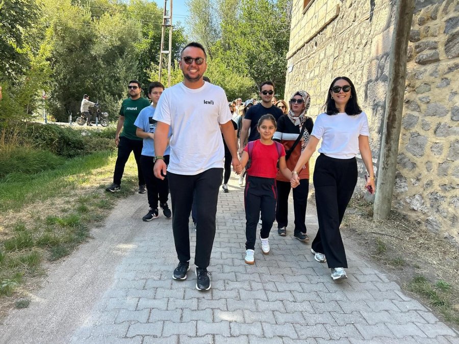 Niğde’de Halk Sağlığı Haftası Etkinlikleri Kapsamında Doğa Yürüyüşü