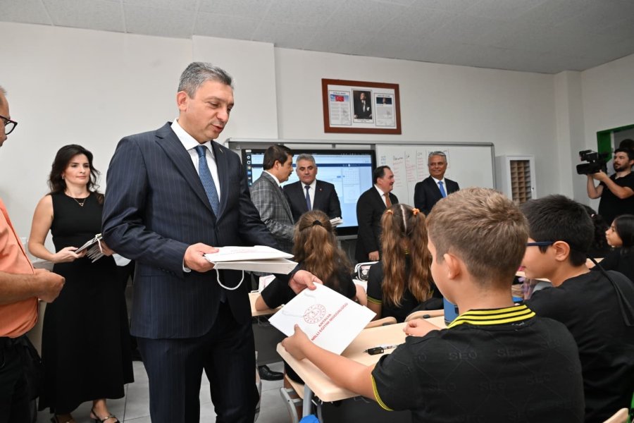 Antalya’da 526 Bsin 145 Öğrenci İçin Ders Zili Çaldı