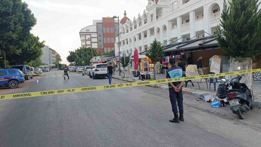 Antalya’da Silahlı Saldırı: 1’i Turist 3 Yaralı
