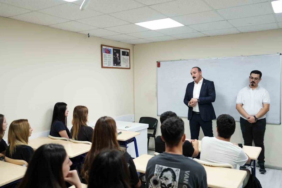Başkan Kotan, Etüt Merkezinde Gençlerle Buluştu