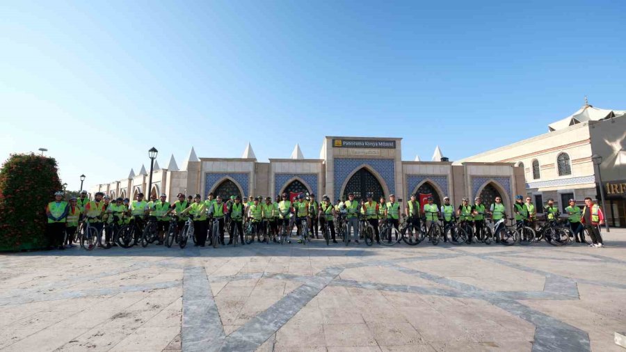 Başkan Altay Tarihi Mekanlardaki Turlara Katılan Bisiklet Severlere Teşekkür Etti