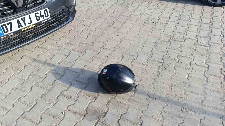 Motosiklet, Sürücü Ve Kaskı Metrelerce Savruldu: O Anlar Kamerada