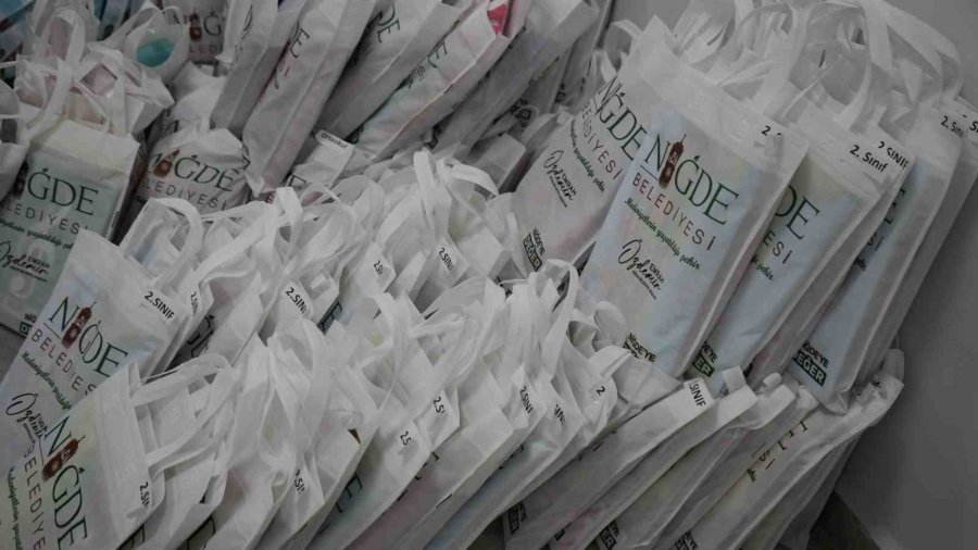 Niğde Belediyesi’nden Öğrencilere Eğitim Desteği