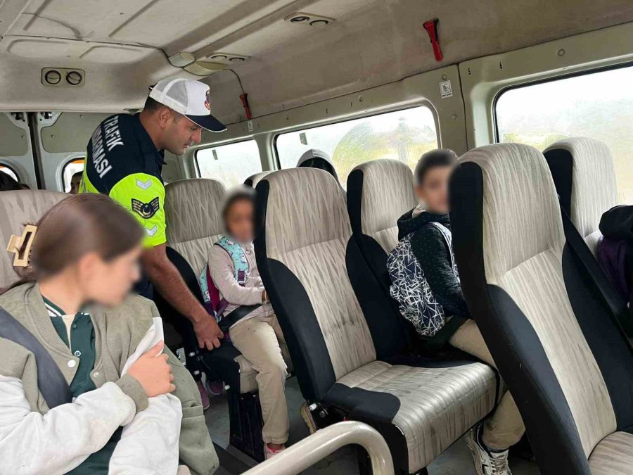 Trafik Jandarması Okul Servisi Denetimine Başladı