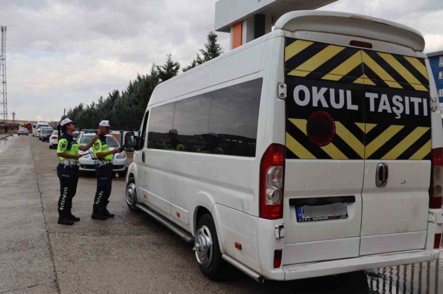 Trafik Jandarması Okul Servisi Denetimine Başladı