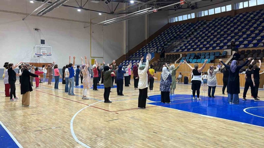 Karaman’da Halk Sağlığı Haftası’nda Pilates Etkinliği