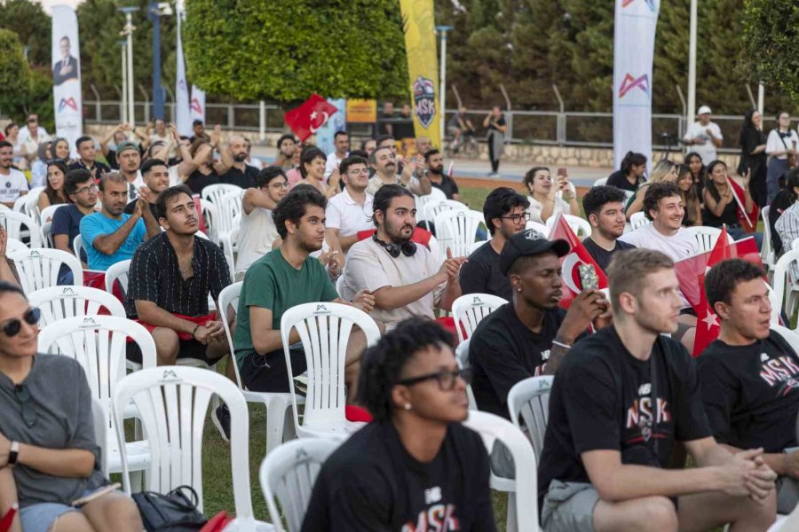 Mersin’de Dev Ekranda Eurobasket Heyecanı