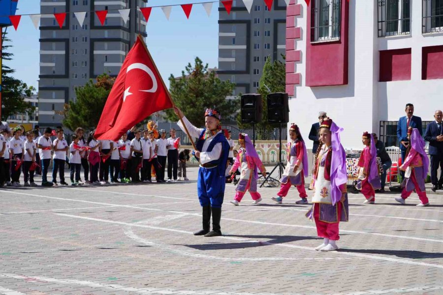 Niğde’de İlköğretim Haftası Kutlandı