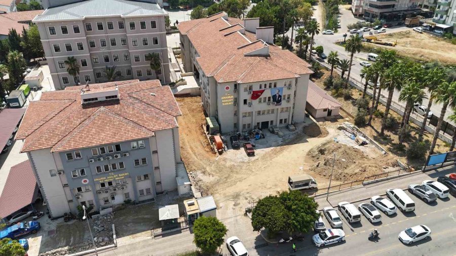 Milletvekili Kıratlı, Yenilenen Anamur Adalet Sarayı’nı İnceledi