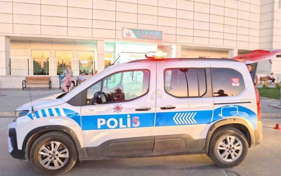 Sanayide "çırak Dövme" Meselesi Kanlı Bitti: 3 Yaralı