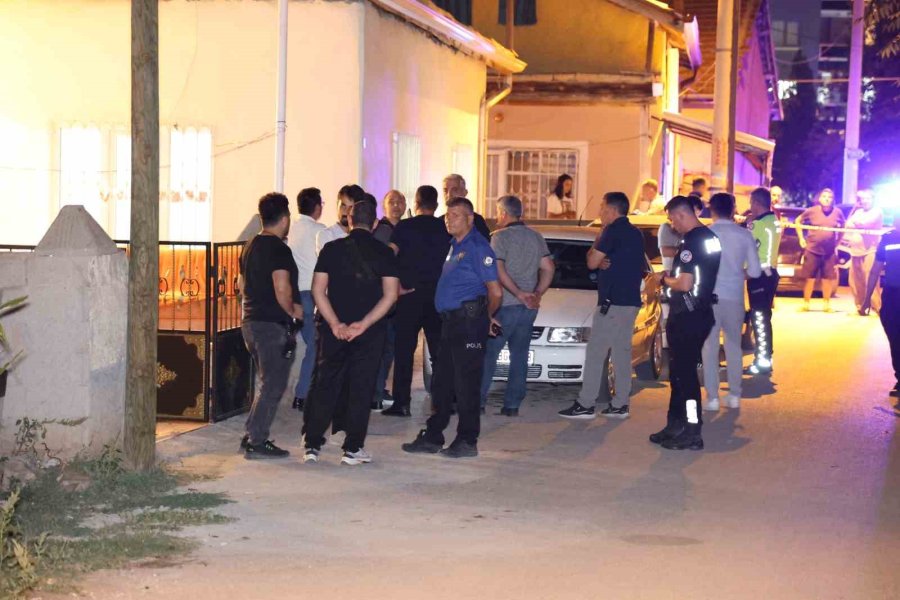 Önce Komşusunu Sonra Annesi İle Kardeşini Ardından Kendini Vurdu