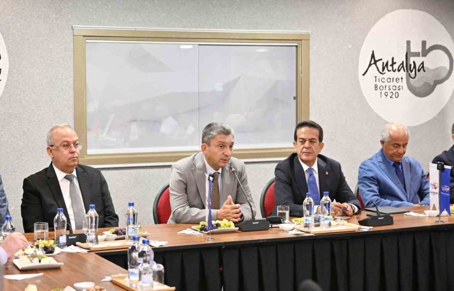 Vali Şahin: "çiftçi Gülerse Tüm Ülke Güler"