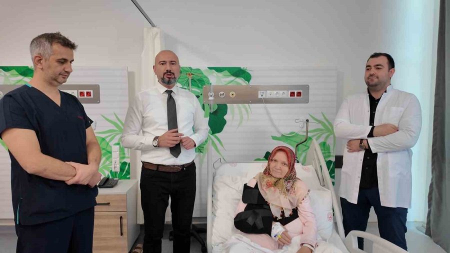 Niğde’de Bir İlk: Omuz Bölgesi Tümör Rezeksiyon Protezi Ameliyatı Başarıyla Gerçekleştirildi